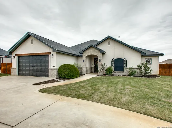 1744 STONE HAVEN, Pleasanton, TX 78064
