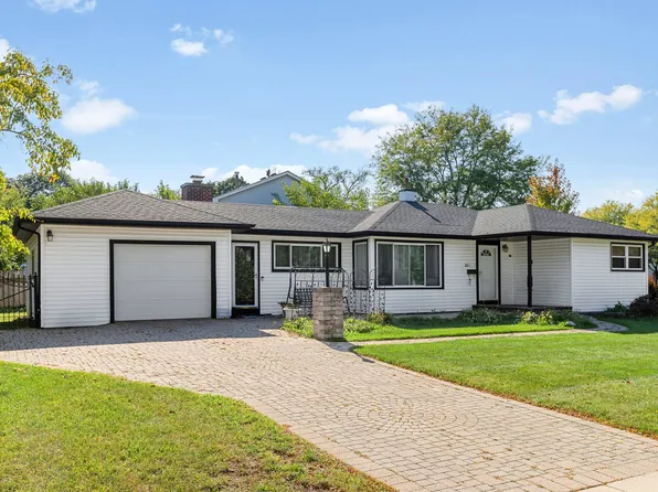 2611 South St, Rolling Meadows, IL 60008