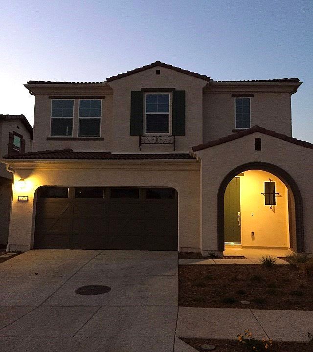 2nd image of 1575 E Colver Pl
