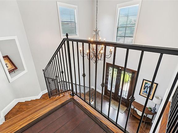 4th image of 944 Orion Ave