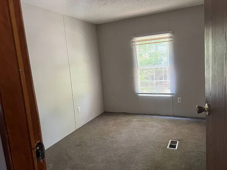 3032 Crenson Dr — Photo 5