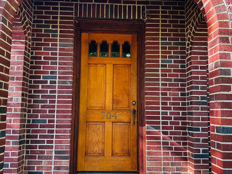 704 Cherry St — Photo 3