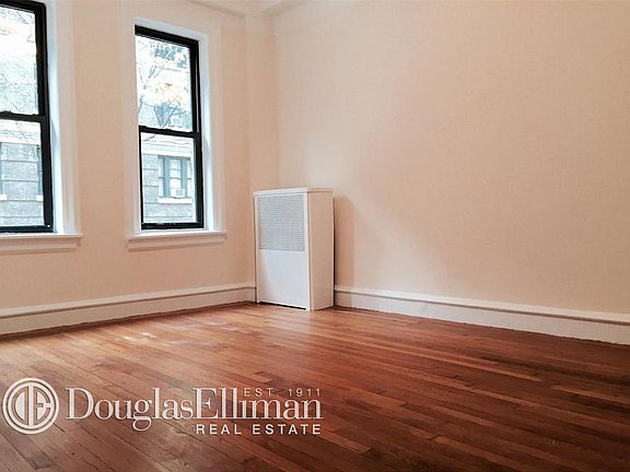 4th image of 117 W 58th St APT 10E