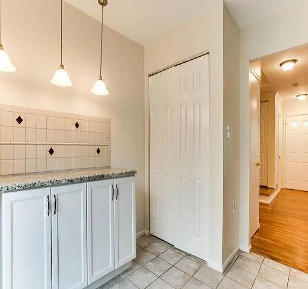 7803 Brookview Ct — Photo 5
