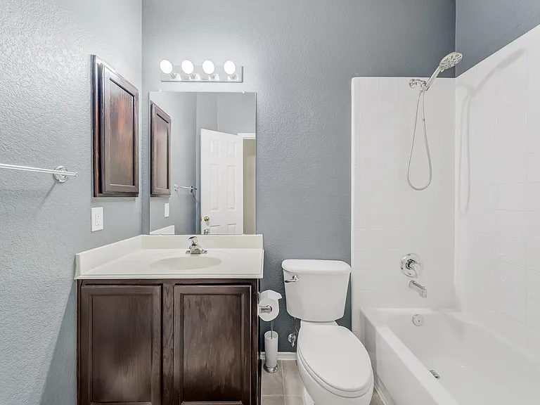 8162 Robertson Dr — Photo 31