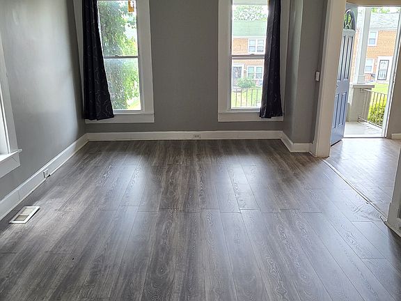 2nd image of 1075 Ellicott Dr