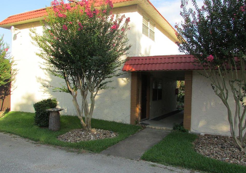 1st image of 15525 Blackhawk Blvd