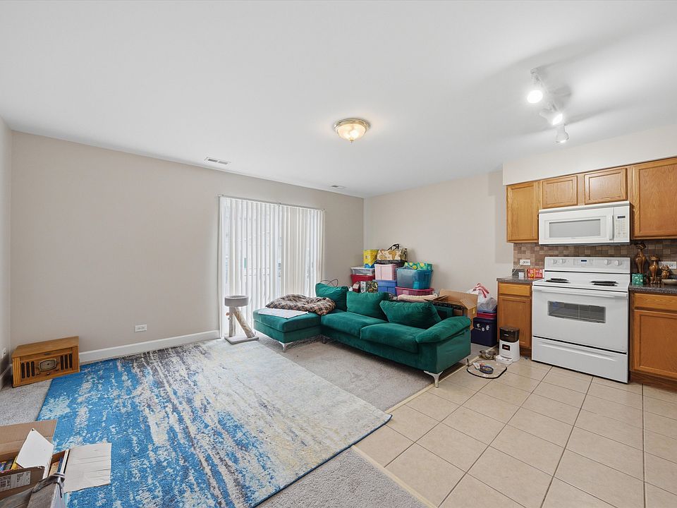 1st image of 3423 Ridgeland Ave #102