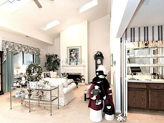 4th image of 1841 Brookwood Dr
