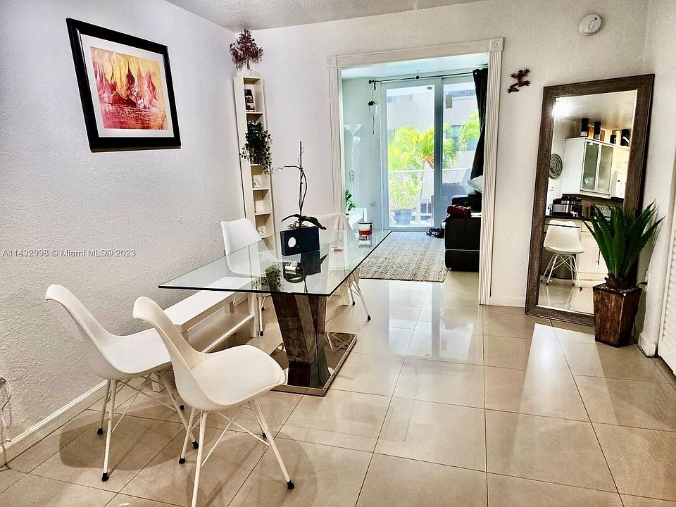 1st image of 7133 Bay Dr APT 202