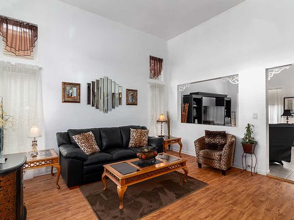 4th image of 4463 W Butternut Ln