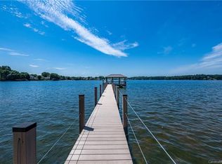 16822 Lake Shore Dr, Cornelius, NC 28031