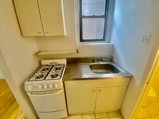Rented by Alpha Properties NYC I LLC | media 25