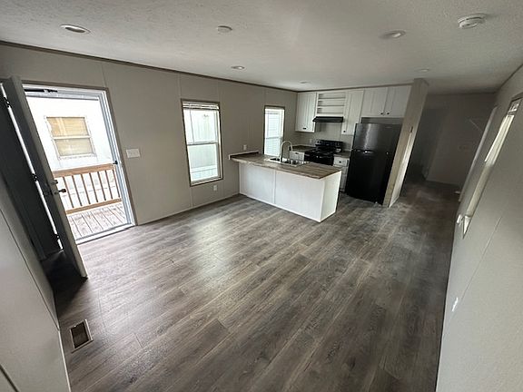 3rd image of 6027 N Lindbergh Blvd APT 13