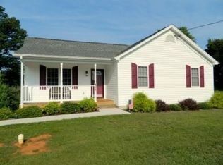 405 Prospect Rd, Hurt, VA 24563