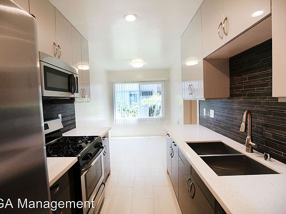 2nd image of 11564 1/2 Gateway Blvd