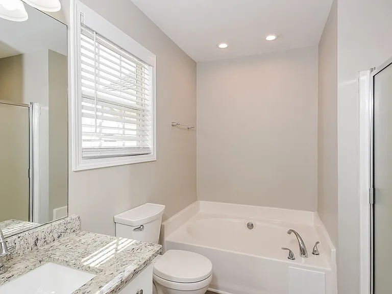 242 Derby Ct — Photo 15
