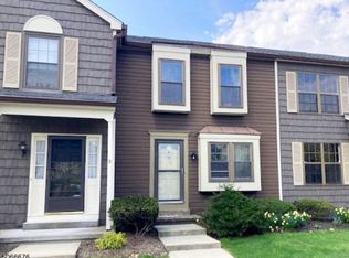 6 Great Horned Owl Ct, Hackettstown, NJ 07840