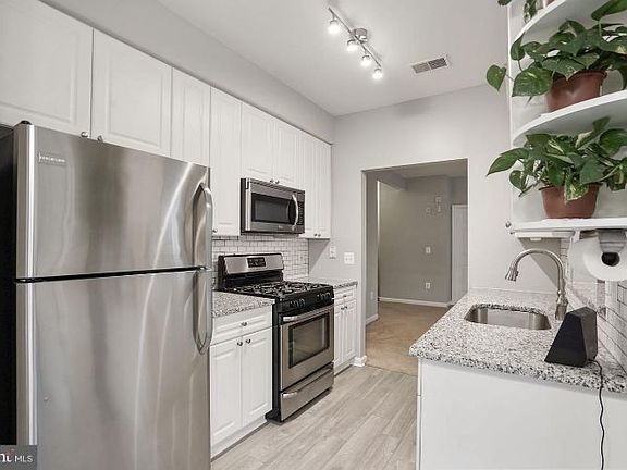 5th image of 5958 Founders Hill Dr Unit 103