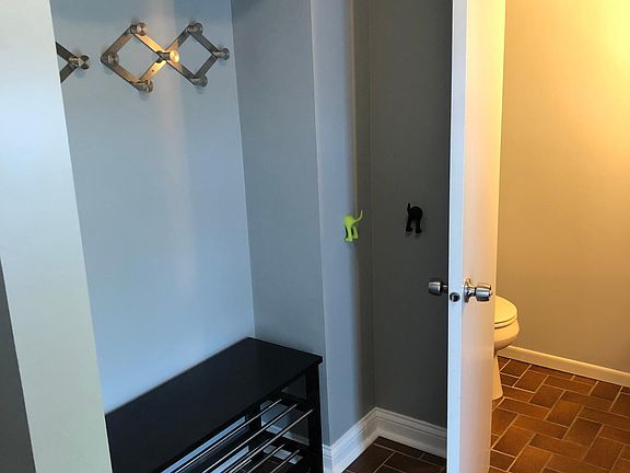 3rd image of 4250 Wentworth Ave #10