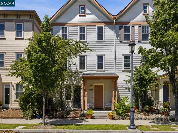 2147 Tsushima St, Hercules, CA 94547