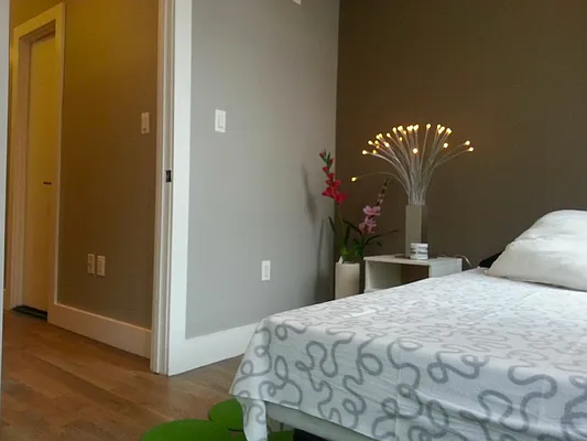 Rented by Realty Advisors Group | media 27