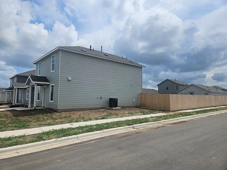 100 Silent Sky Ln — Photo 29