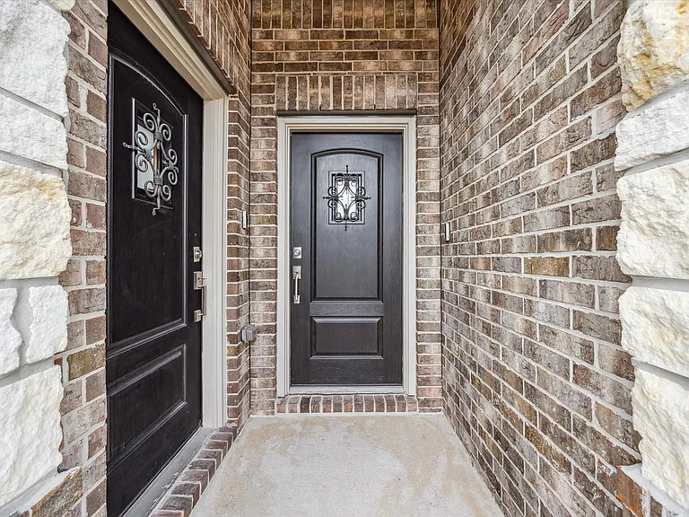 4838 Albany Ridge Ln — Photo 3