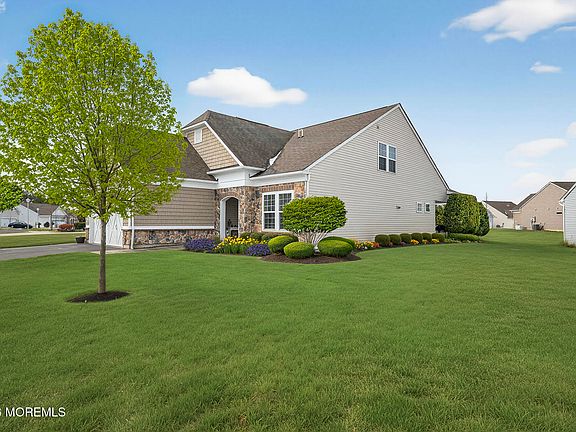 3rd image of 35 Addlestone Lane