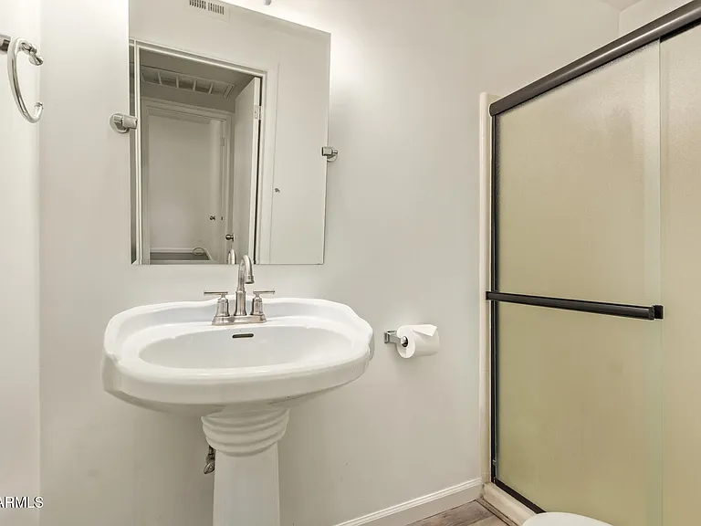 5401 E Exeter Blvd — Photo 35