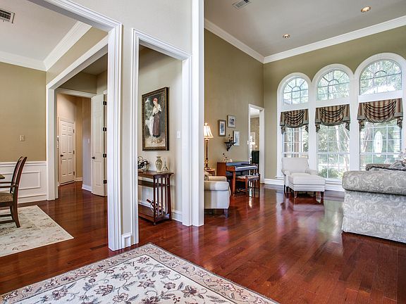 4th image of 609 Llano Ct