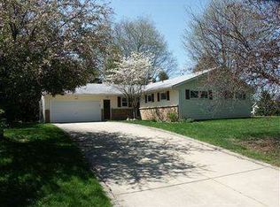 4105 Stonegate Rd, Kalamazoo, MI 49004