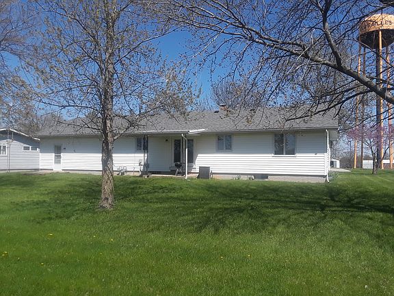 2nd image of 105 Towerview Dr