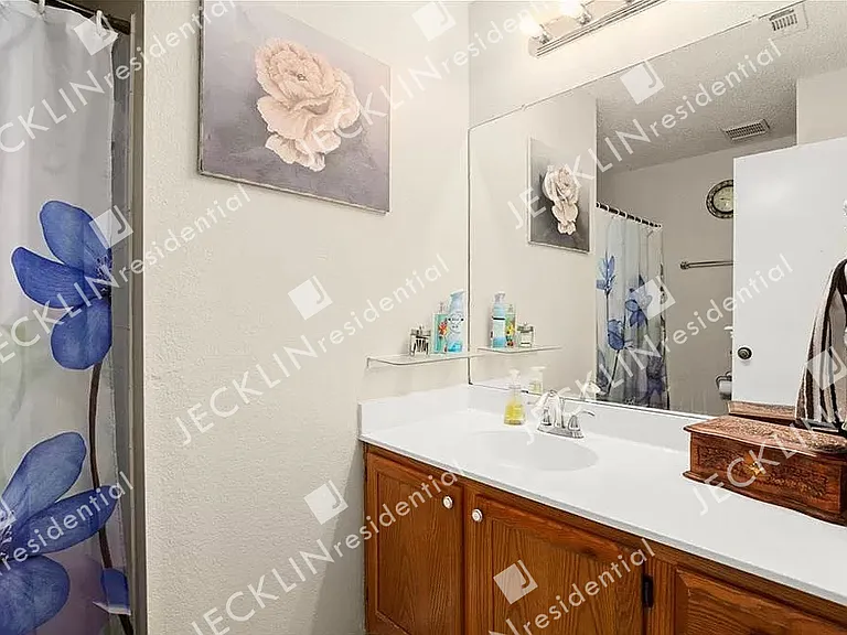 13805 Lothian Dr — Photo 26