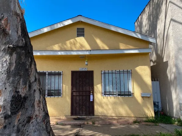 11715 S Main St, Los Angeles, CA 90061