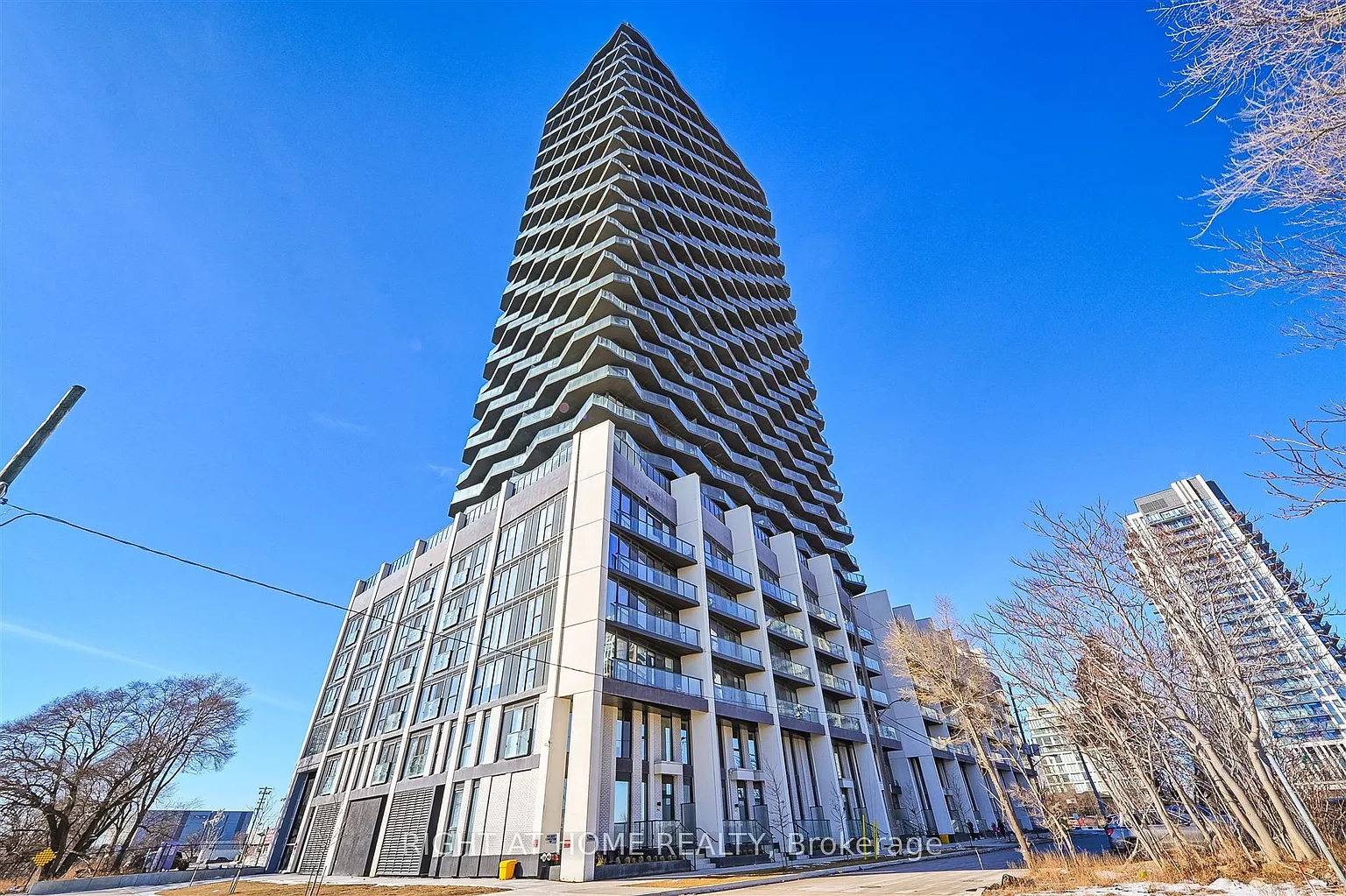 36 Zorra St E #421 photo 1