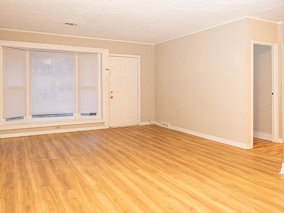 4th image of 7700 Greenleaf Rd