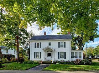 90 Beech St, Rockland, ME 04841