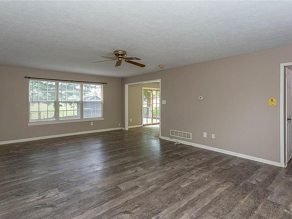 3rd image of 10141 Park Stream Dr