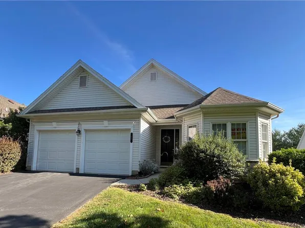 54 Glenmoor Cir N, Easton, PA 18045