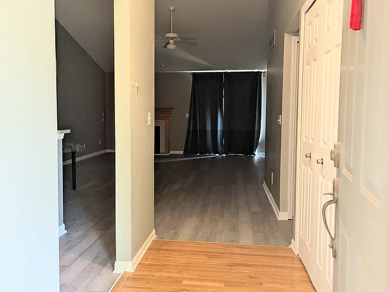 1866 N Kenwyck Dr — Photo 7
