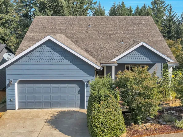 719 SE Forest Glen Rd, Estacada, OR 97023
