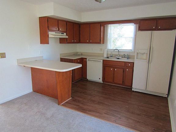 4th image of 128 Schenkelwood Dr