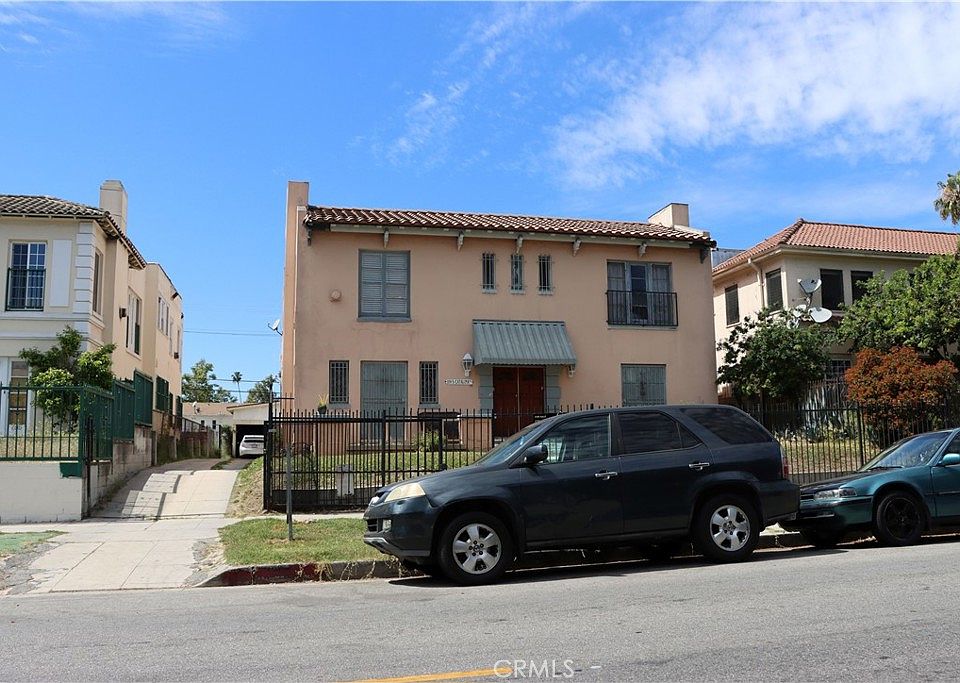 1st image of 109 S Catalina St