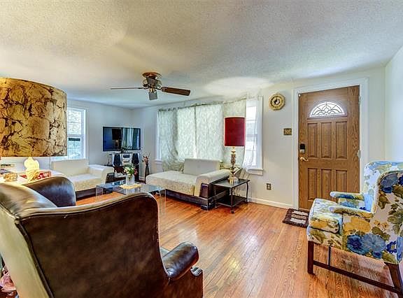 5th image of 3515 E Edgar Ave
