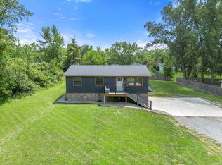 2404 E Gump Rd, Fort Wayne, IN 46845
