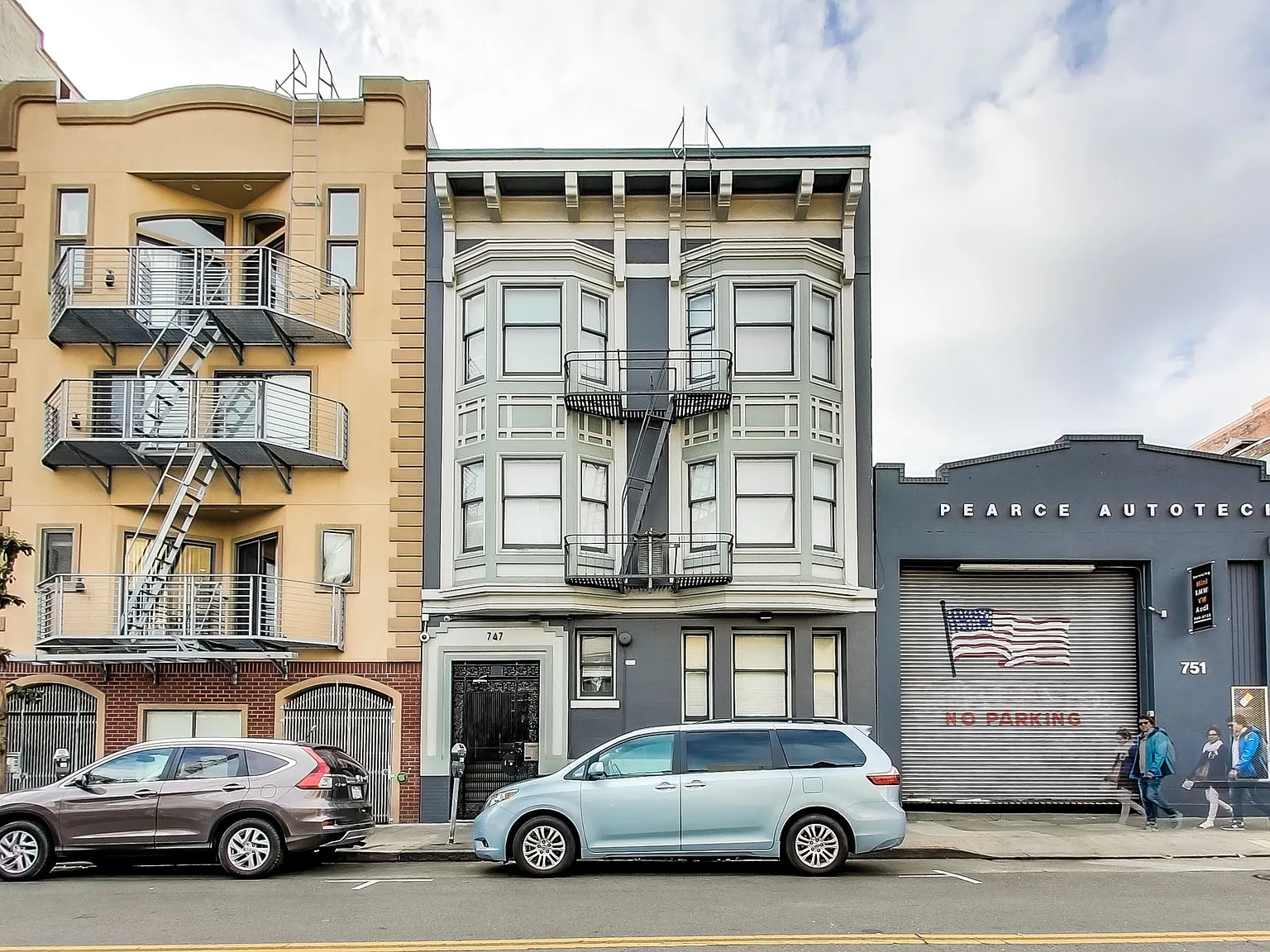 747 Ellis — Photo 2