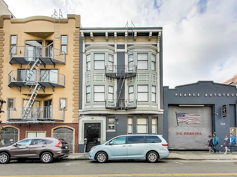 747 Ellis — Photo 2