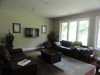5th image of 4016 Wedgewood Dr