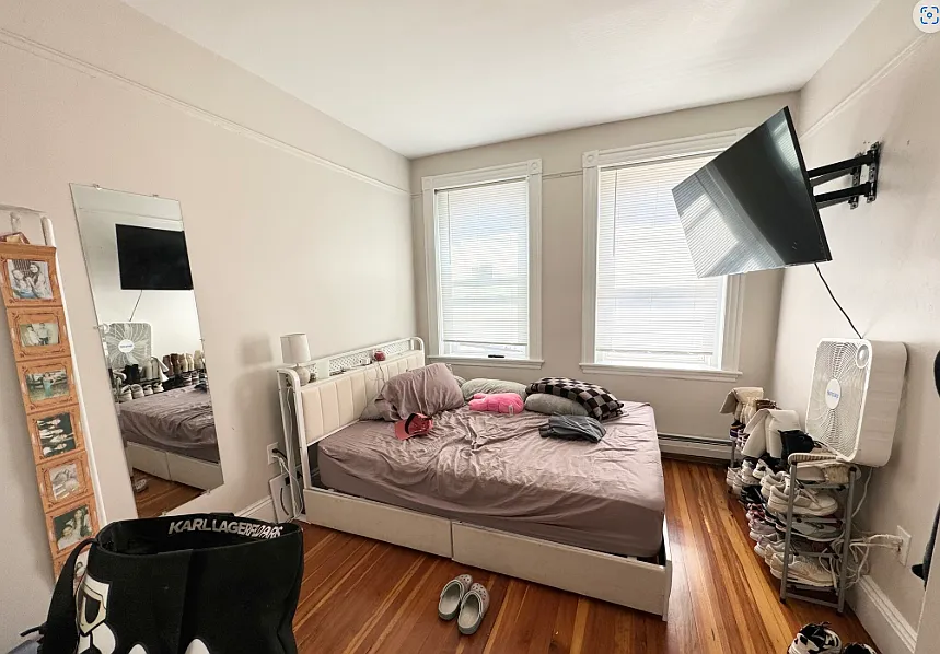 3 bed, 9999 sqft, $3,000 — Photo 4